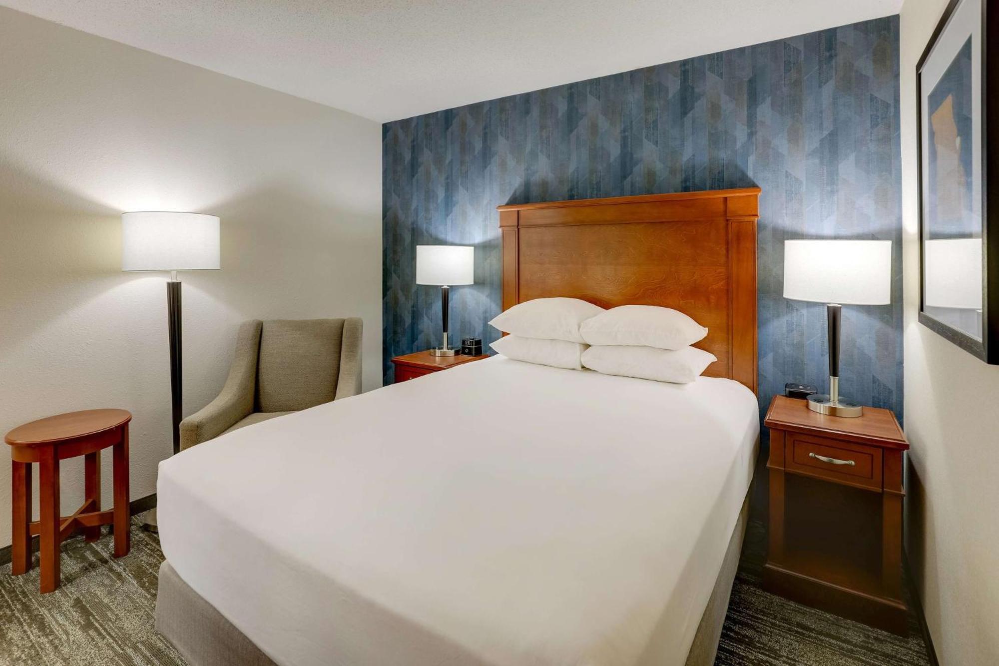 סנט פיטרס Drury Inn & Suites St. Louis St. Peters מראה חיצוני תמונה