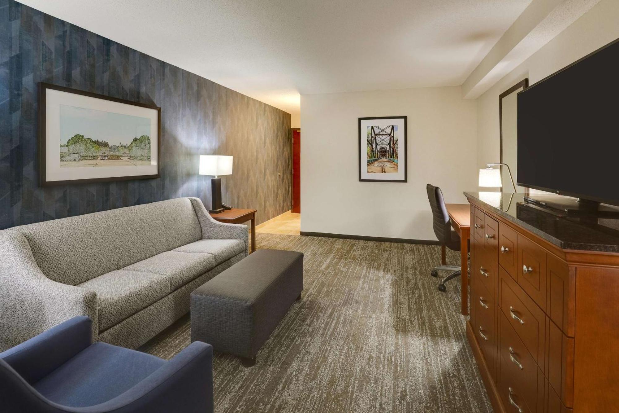 סנט פיטרס Drury Inn & Suites St. Louis St. Peters מראה חיצוני תמונה