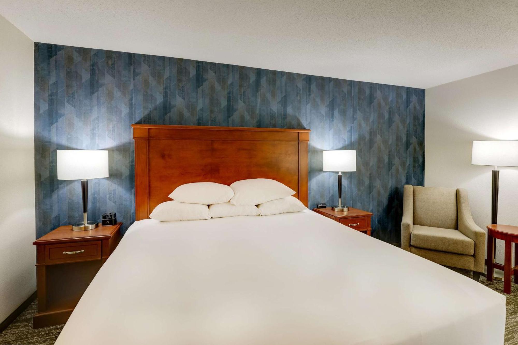 סנט פיטרס Drury Inn & Suites St. Louis St. Peters מראה חיצוני תמונה