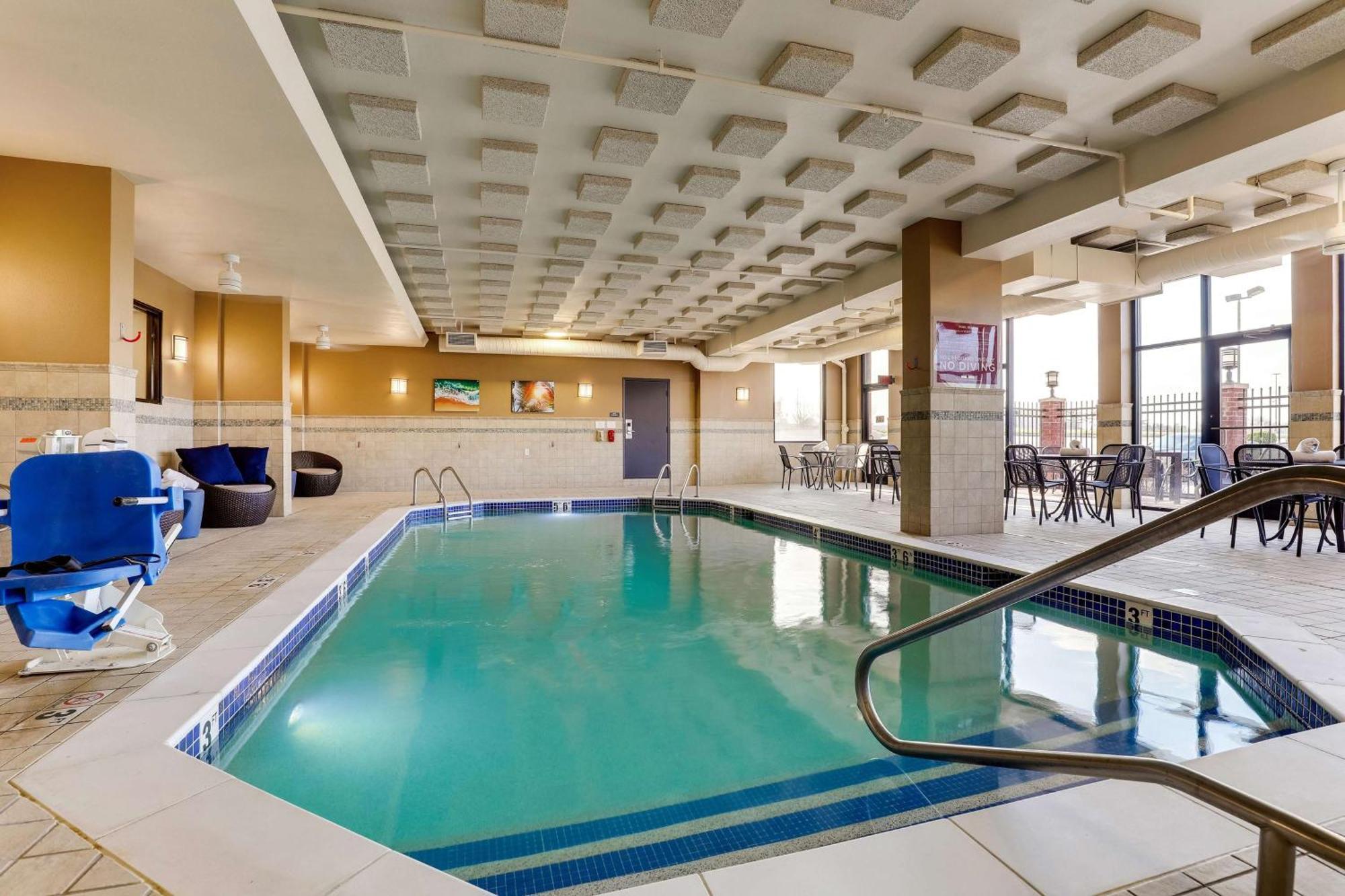 סנט פיטרס Drury Inn & Suites St. Louis St. Peters מראה חיצוני תמונה