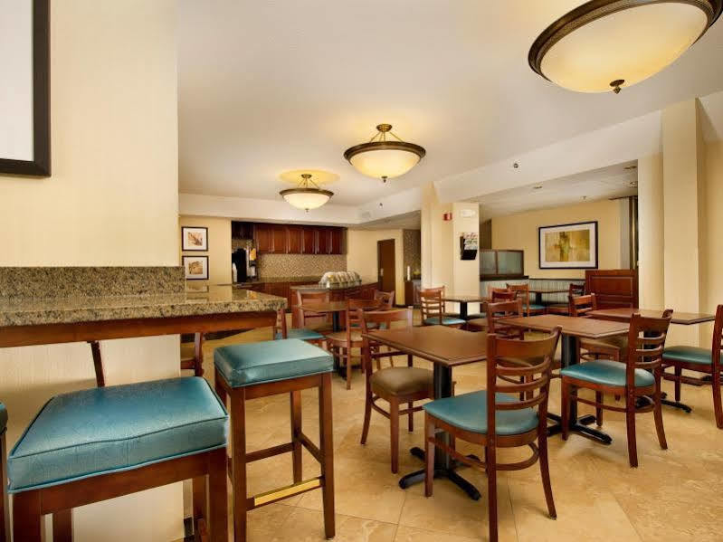 סנט פיטרס Drury Inn & Suites St. Louis St. Peters מראה חיצוני תמונה
